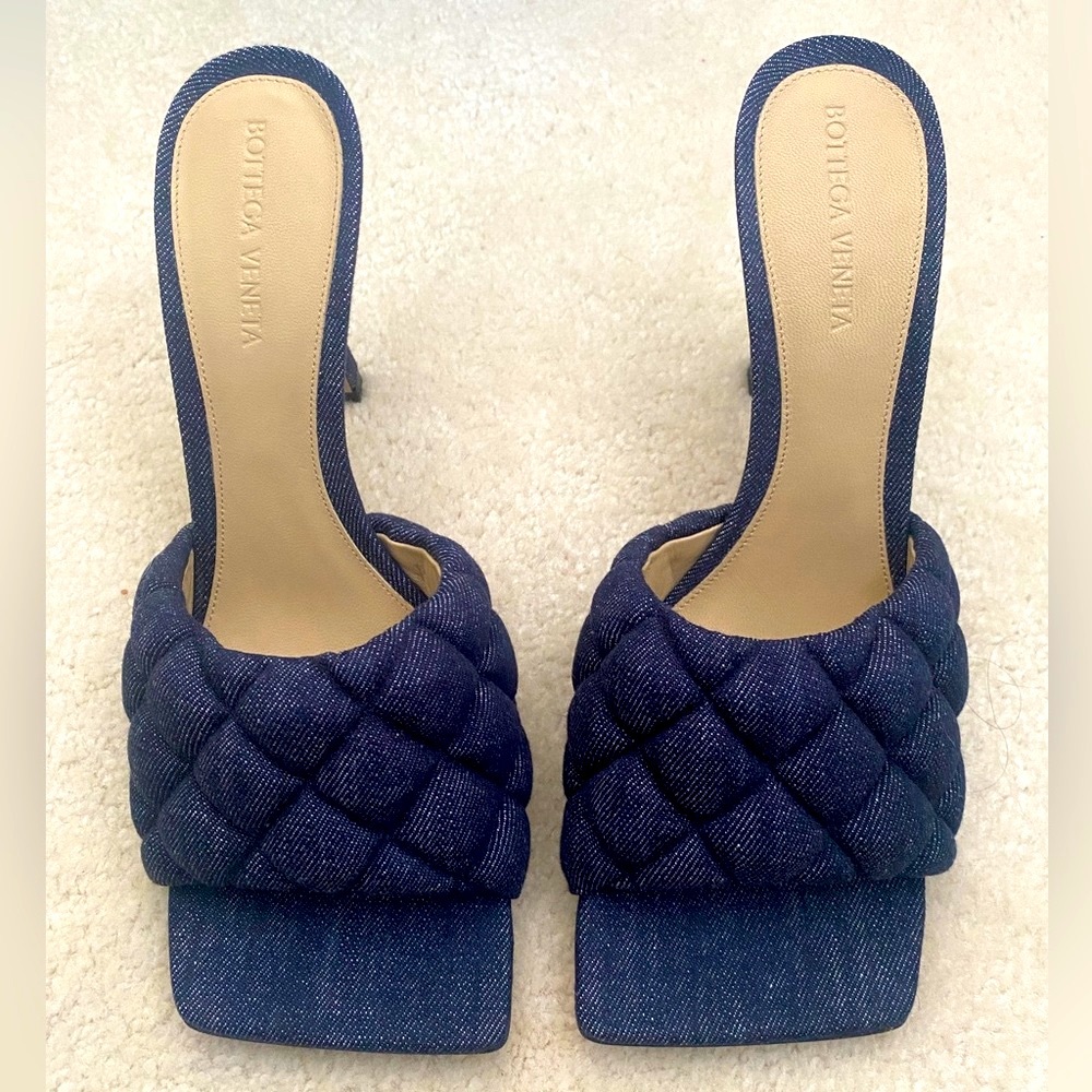 NWOT BOTTEGA VENETA Denim Matelasse Padded Mule Sandals size: 39, fits US 8